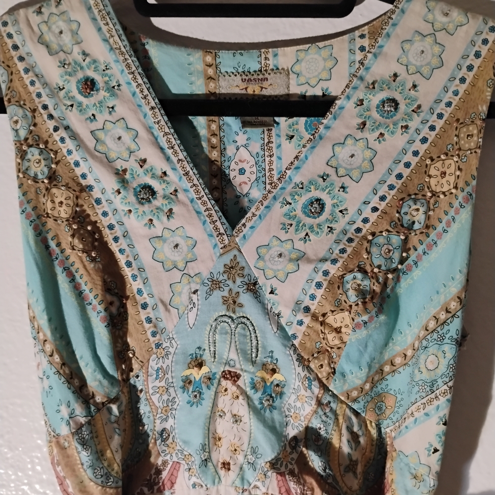 Elegant Paisley Midi Dress in Blue and Cream - Picture 3 of 5